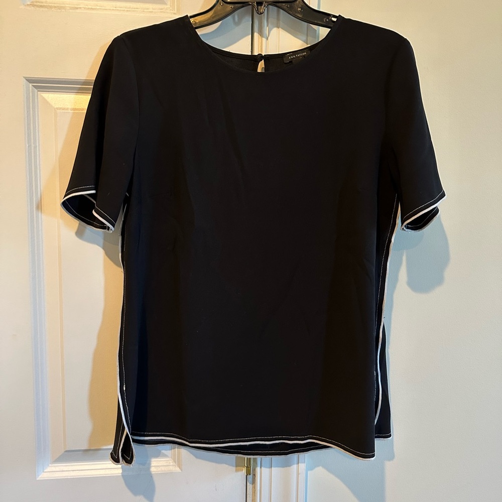 Ann Taylor black top with white in S